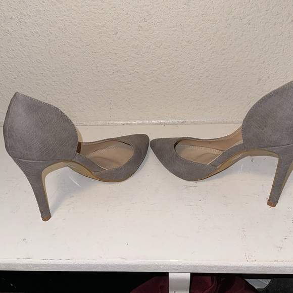 Heels - Picture 4 of 6